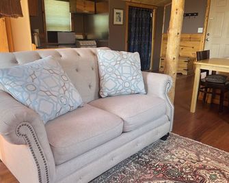 Mountain Getaway Retreat - Cozy & Quiet Loft Apartment - Crestone - Sala de estar
