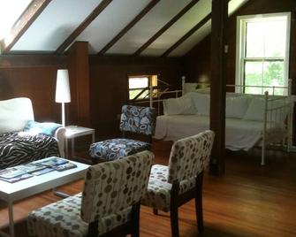 National Register Historic Hudson River Estate Carriage House - Germantown - Living room