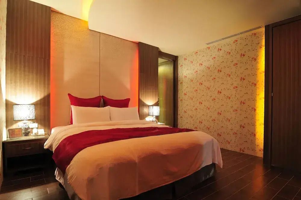 وان بلس وان موتل