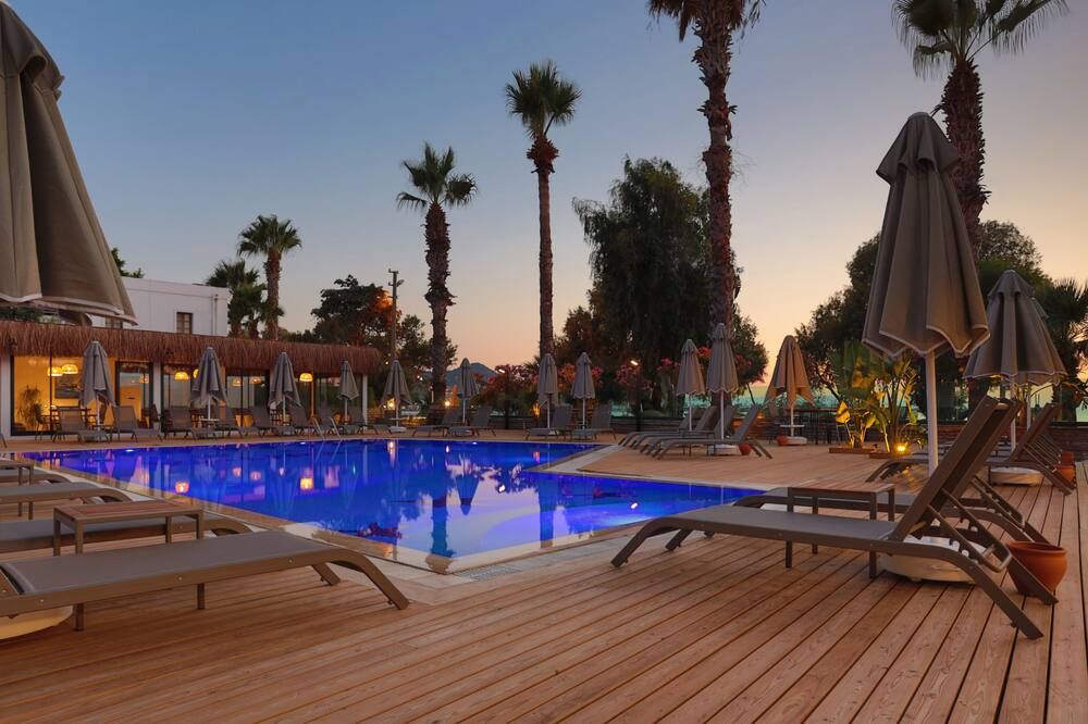 Yalipark Beach Hotel - יאליקבאק - בריכה