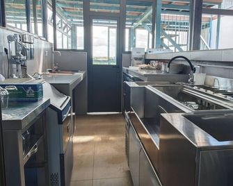 Villa Alizee - Tombeau Bay - Kitchen
