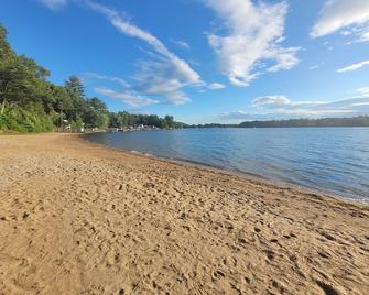Lake Congamond Suffield House - Granby - Beach