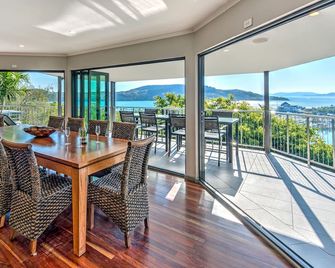 Kaylan - 4 Bedroom House - Hamilton Island - Eetruimte