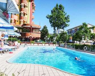 Hotel Capitol - Gatteo a Mare - Zwembad