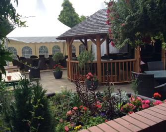 Lakeside Lodge - Huntingdon - Patio