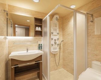 Kindness Hotel - Tainan Chihkan Tower - Tainan City - Bathroom