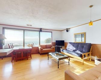 Dog-Friendly Home w/ Ocean Views, Private Hot Tub, Washer/Dryer, and Free WiFi - Westport - Living room