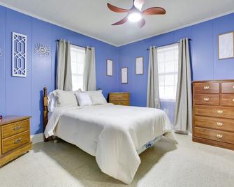 Walk to 1st Street: Family Home in Thibodaux! - Thibodaux