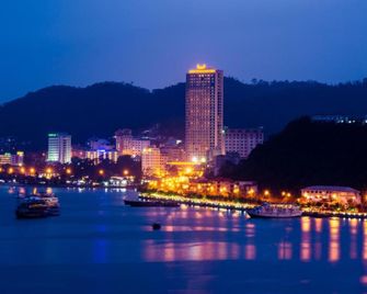 Muong Thanh Luxury Quang Ninh Hotel - Hạ Long - Toà nhà
