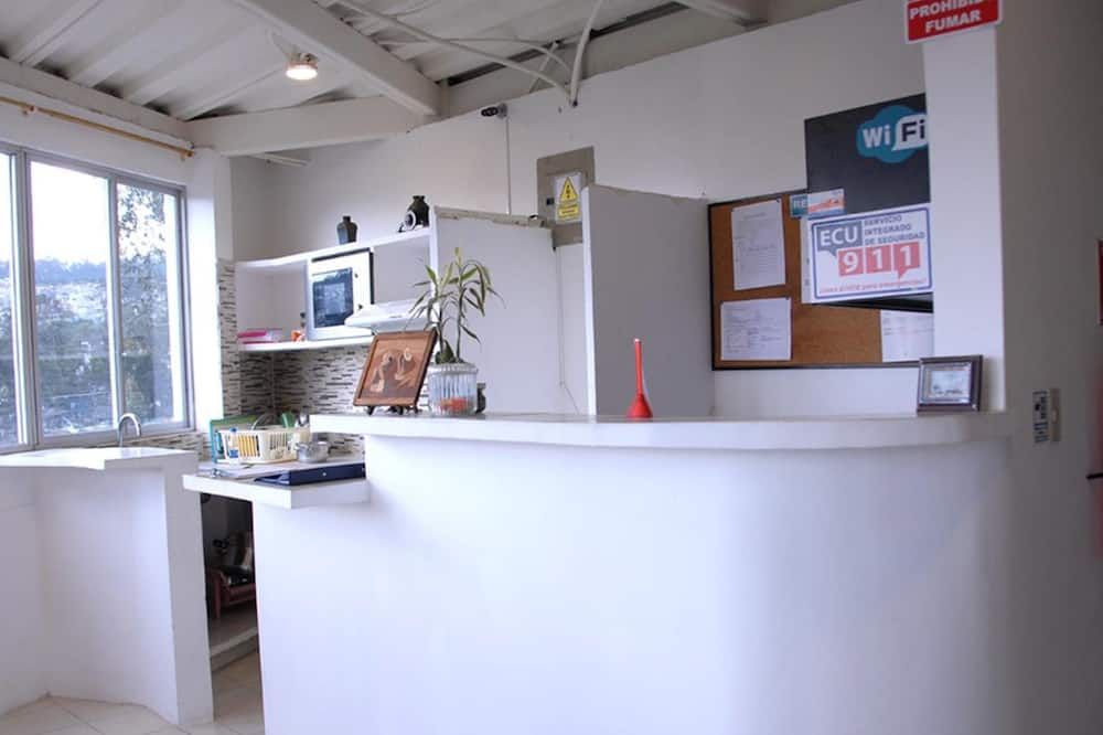 Quito Condor Hostal - Quito - Lễ tân