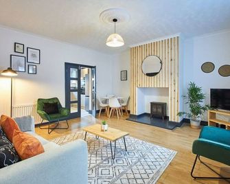 Host & Stay - North Shore Cottage - 뉴비긴 바이 더시 - 거실