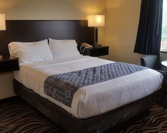 Tradewinds Motel - Rockaway Beach - Bedroom