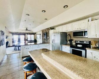 Stunning Cabin on Crooked Lake, MN - Deerwood - Kitchen