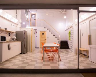 Movylodge - Μπανγκόκ - Τραπεζαρία