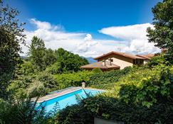 Villa Olivia con piscina e sauna a pochi minuti da Arona - Nebbiuno - Pool
