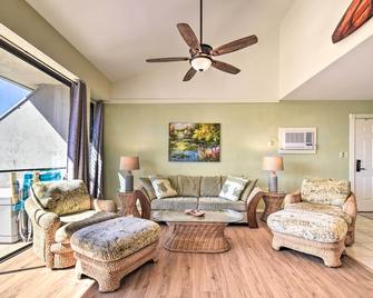 Kihei Oceanside Escape with Balcony - Steps to Beach - Kihei - Pokój dzienny