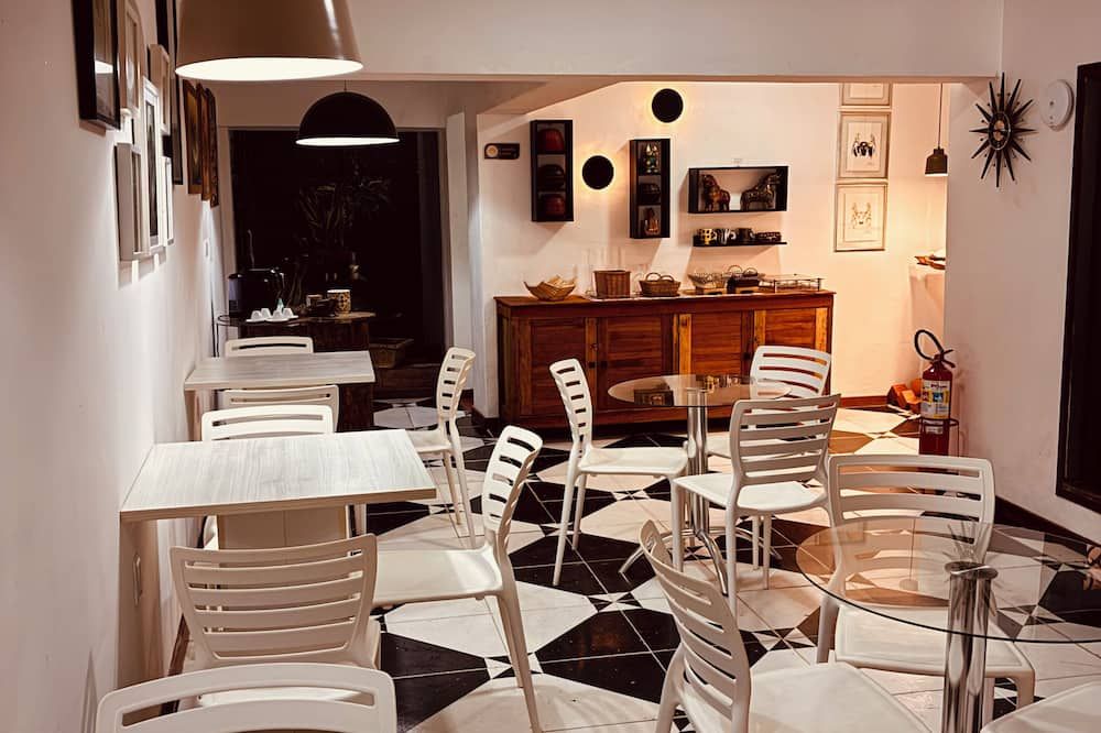 Boutique Hotel Casa Teatro - מאנואס - מסעדה