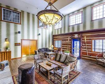 Theme Suite with Kitchenette & Dry Bar! Stoney Creek Peoria - East Peoria