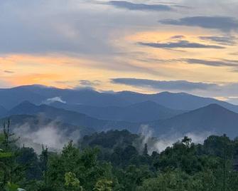 Couples Paradise: Soothing Sunset & Starry Nights Await! - Franklin - Venkovní prostory