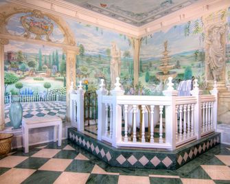 Gingerbread Mansion - Ferndale