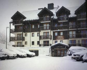 Bright, unoverlooked T2 of 42m2 facing SOUTH/EAST Living room 16m2, balcony 8m2. - Saint-François-Longchamp - Building