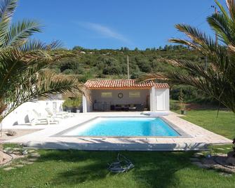 Villa in the countryside with swimming pool near Aix en Provence - Gardanne - Piscine
