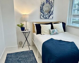 Oceanfront Royal Mansions! Paradise Awai - Cape Canaveral - Bedroom