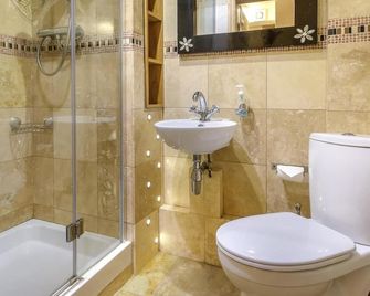 4 Bed in Mynytho oc-angmyn - Llanbedrog - Baño