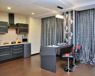 Darhan Boutique Hotel - Tashkent - Kitchen