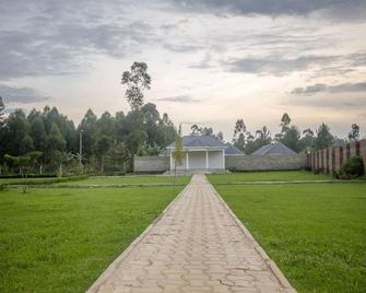 New Fort View Resort - Nkingo - Edificio