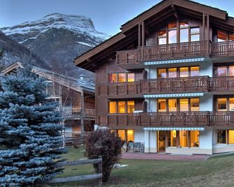 Haus Felice, (Zermatt), 1333.00 - Zermatt - Gebäude