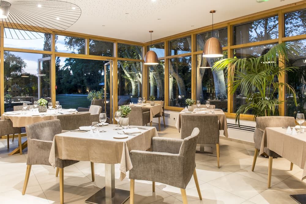 Château De Massillan - אורנג' - מסעדה