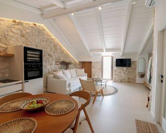 Oceanis Suites Living Parga - Parga