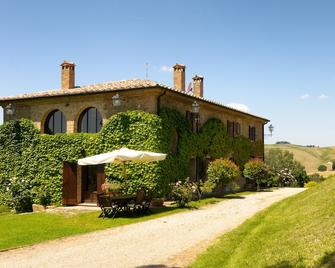 Agriturismo Le Macchie - Montalcino - Building