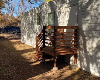Comfortable one bed one bath home with starlink. - Saint Johns - Patio