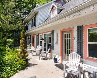 Country Suite - Hottub, Kingbd, Downtown - Wolfville - Patio