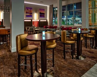 Courtyard by Marriott Kansas City Downtown/Convention Center - Kansas City - Restaurant