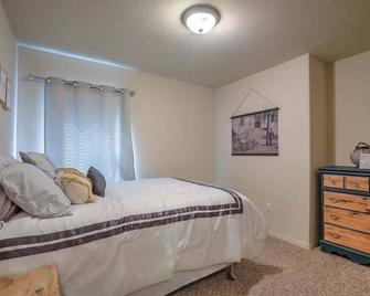 The Alturas Summary: - Alamogordo - Bedroom