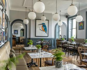 โรงแรมแอบบี้ บาธ, โรงแรมพอร์ตฟอลิโอทริบิวท์ - บาร์ท - ร้านอาหาร