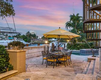 Mediterranean Villa Heated Pool Venice Of America Riverside View Venetian Key Resldences - Fort Lauderdale - Patio