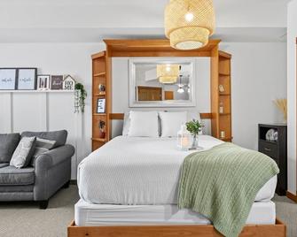 Luxury Mountain View Studio In Canmor - Canmore - Bedroom