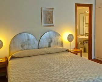 Hotel Palazzo Ognissanti - Florence - Bedroom
