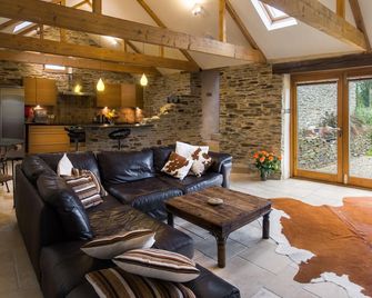 Coriander Cottages - Fowey - Living room