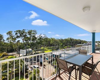 White Crest Luxury Apartments - Torquay - Balcony