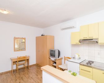 Apartments Skurla - Saplunara - Kitchen