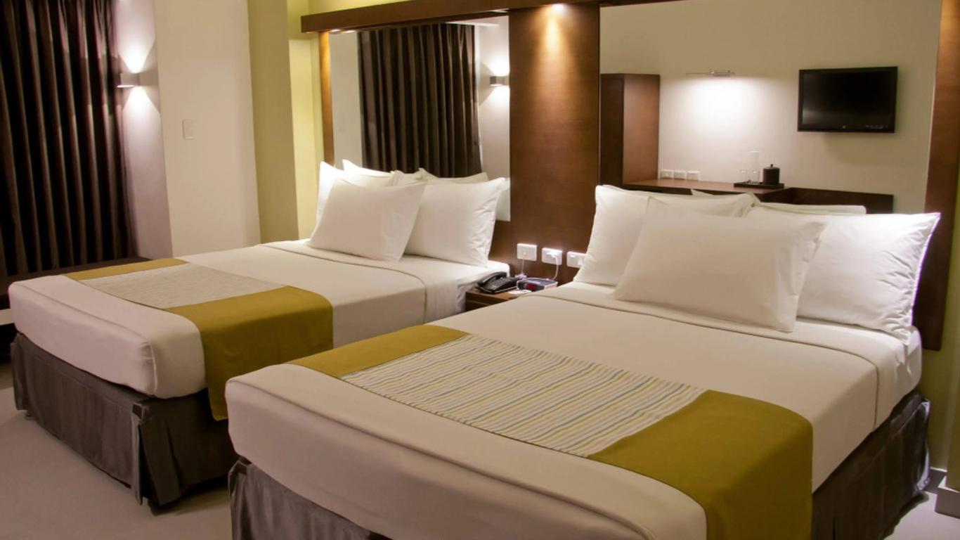 Microtel by Wyndham Acropolis