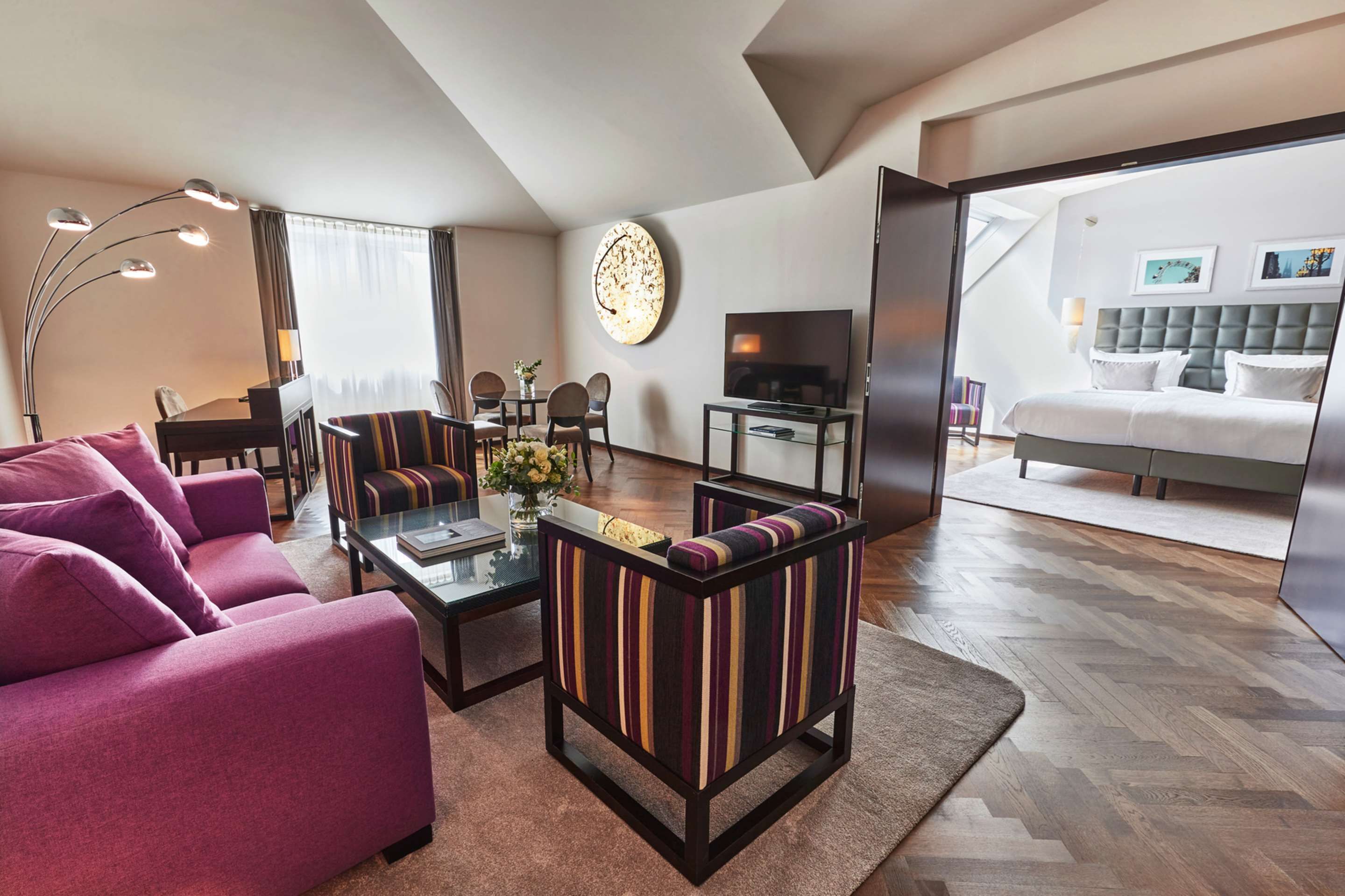 Living room view of Steigenberger Hotel Herrenhof