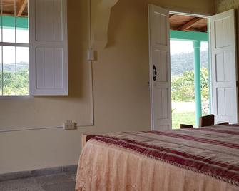 Finca Media Luna - Viñales - Bedroom
