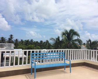 China Town Hotel - Caye Caulker - Balkon