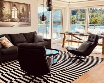 Modernes Penthouse Mit Whirlpool, Xxl-Te - Waldkirchen - Sala de estar